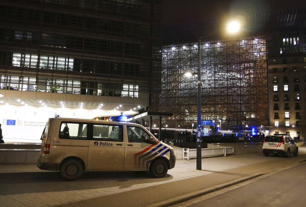 Βρυξέλλες: Τρεις τραυματίες από επίθεση με μαχαίρι στο Μετρό κοντά στην Κομισιόν – Συνελήφθη ο δράστης