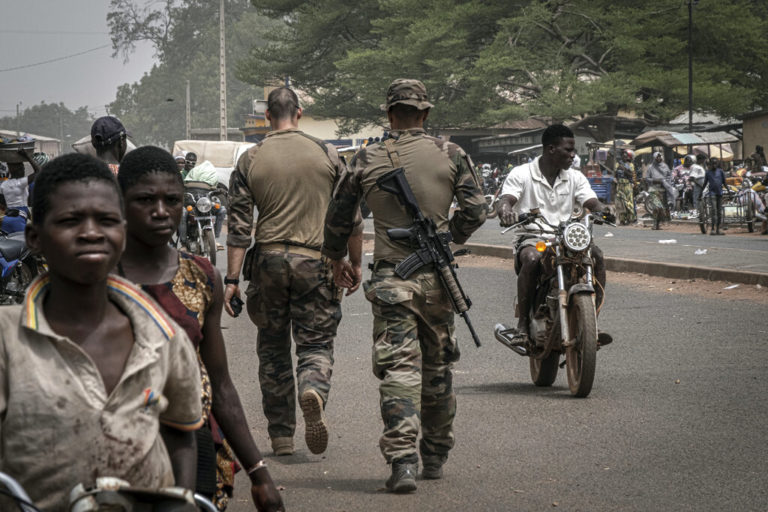 Μπουρκίνα Φάσο: Ισλαμιστές αντάρτες απήγαγαν περίπου 50 γυναίκες σε δύο ξεχωριστά περιστατικά