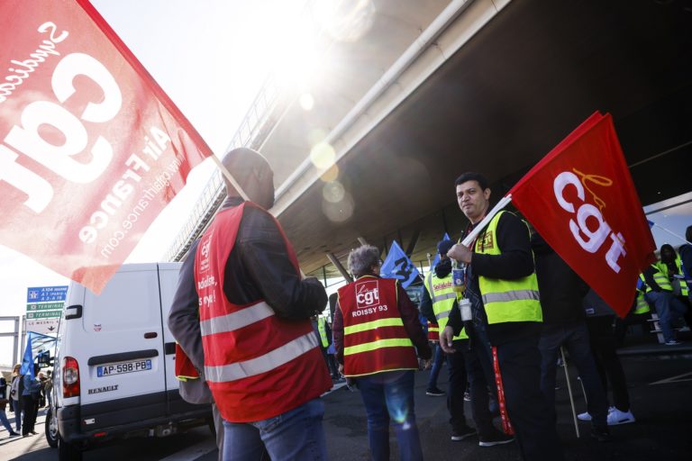 Γαλλία: Μπαράζ απεργιακών κινητοποιήσεων κατά της μεταρρύθμισης για το συνταξιοδοτικό