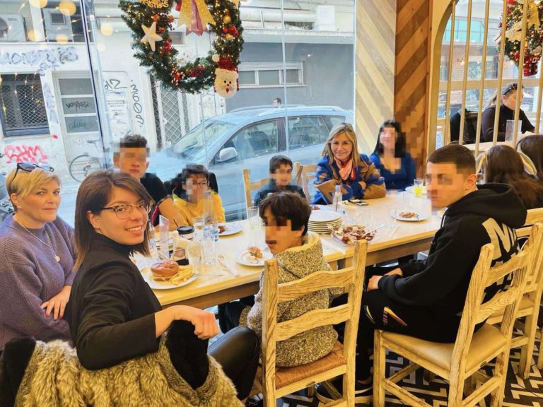 Βόλος: Γεύμα στα παιδιά του Ορφανοτροφείου από την Ζέττα Μακρή