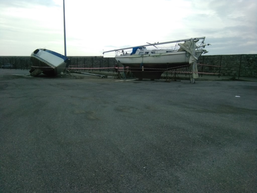 Καλαμάτα: Απομακρύνθηκαν από το λιμάνι κατασχεμένα σκάφη