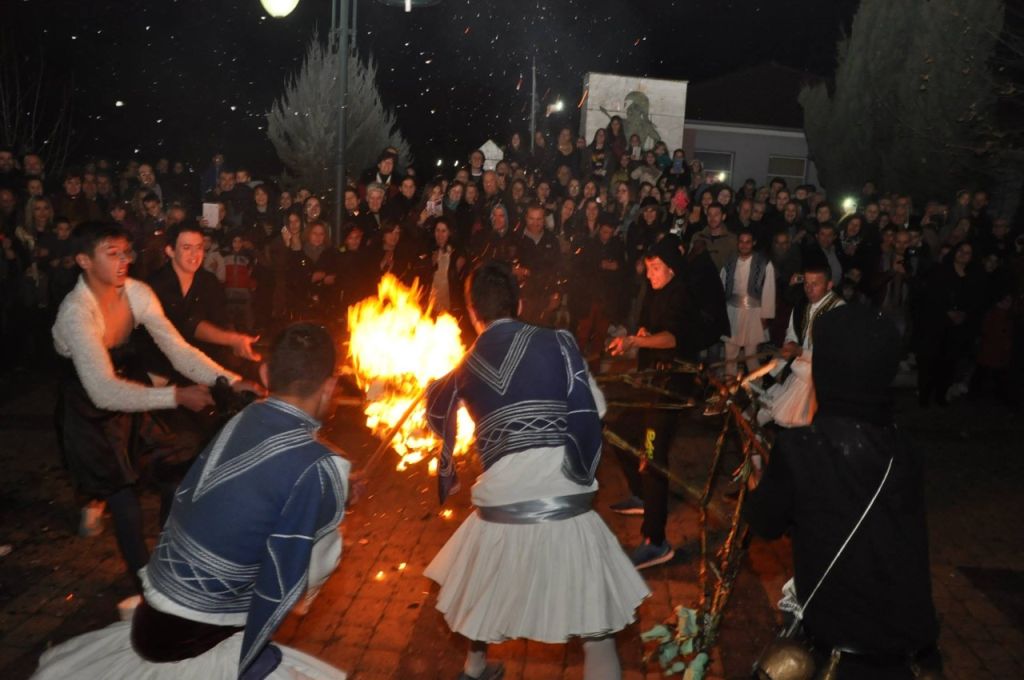 Αναβιώνει τα Θεοφάνια στο Ζάρκο Τρικάλων το “Καβούκι” ένα από τα αρχαιότερα έθιμα