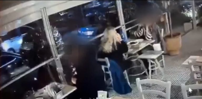 Βίντεο ντοκουμέντο: Υποδύθηκε τον πελάτη και έκλεψε πορτοφόλι σε εστιατόριο