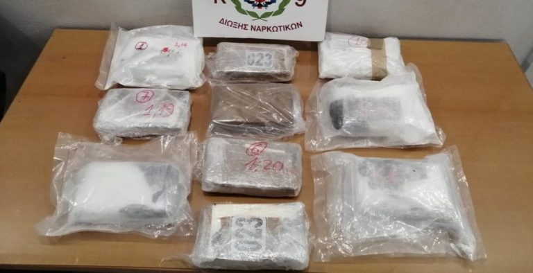Πάνω από 600 κιλά κοκαΐνης και 136 κιλά ηρωΐνης κατασχέθηκαν το 2022