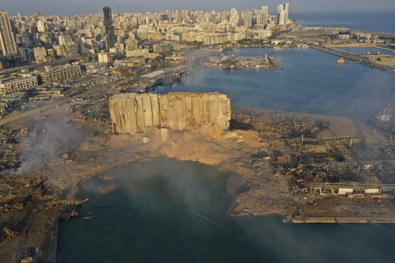 Λίβανος: Με εντολή του γενικού εισαγγελέα ελεύθεροι οι συλληφθέντες για την πολύνεκρη έκρηξη στο λιμάνι της Βηρυτού το 2020 – Δικαστική κρίση στη χώρα