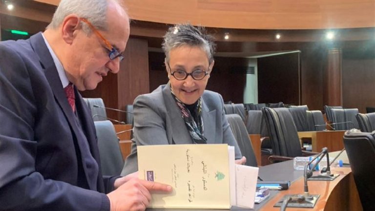 Λίβανος: Καθιστική διαμαρτυρία εντός της Βουλής- Αποτυχία εκλογής πρόεδρου για 11η φορά
