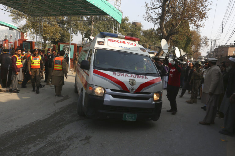 Λουτρό αίματος σε τζαμί στο Πακιστάν: Τουλάχιστον 47 νεκροί και 150 τραυματίες