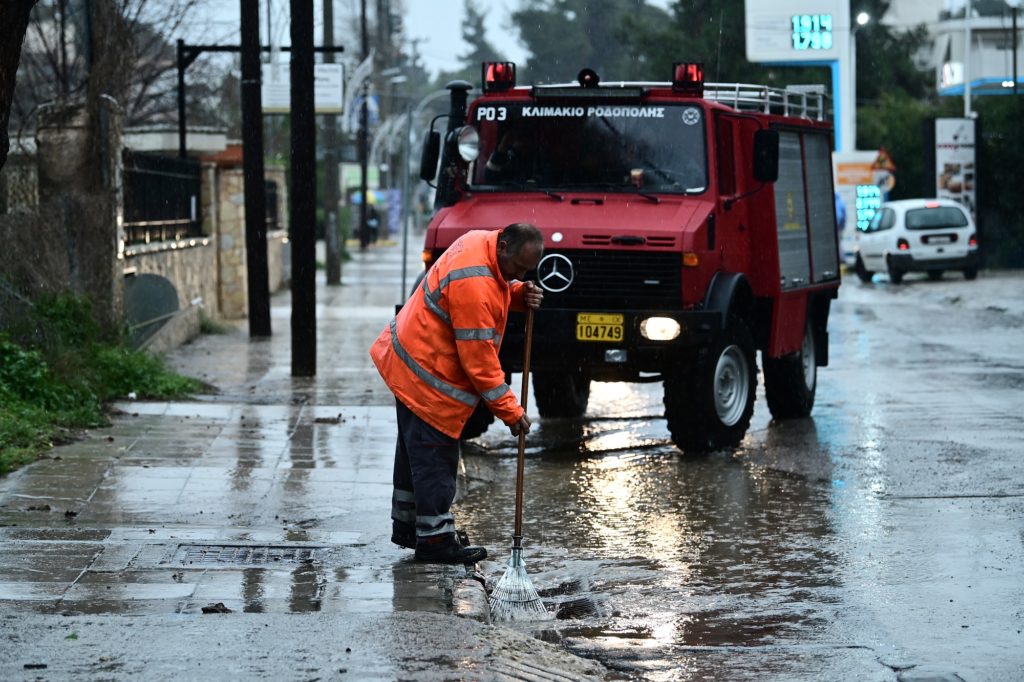 Ισχυρές βροχές και καταιγίδες στη Θεσσαλία φέρνει η κακοκαιρία ILINA