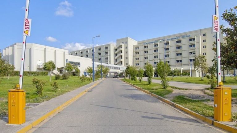 Με μηχανική υποστήριξη στο Πανεπιστημιακό Νοσοκομείο Πατρών το 6χρονο αγοράκι που ανασύρθηκε από πισίνα στην Πρέβεζα