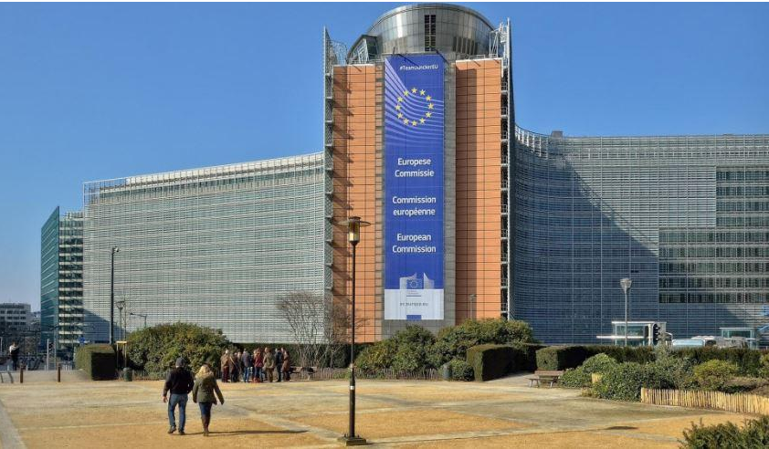 Η Ευρωπαϊκή Επιτροπή αποκλείει 21 ουγγρικά πανεπιστήμια από τα προγράμματα Erasmus και Horizon