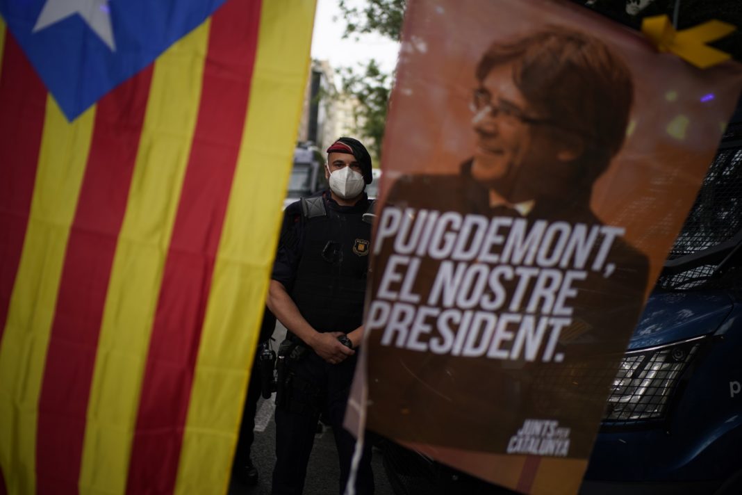 Ισπανία: Καταργείται το έγκλημα της “εξέγερσης”-  Στο προσκήνιο ο Πουιτζντεμόντ με ασυλία ευρωβουλευτή