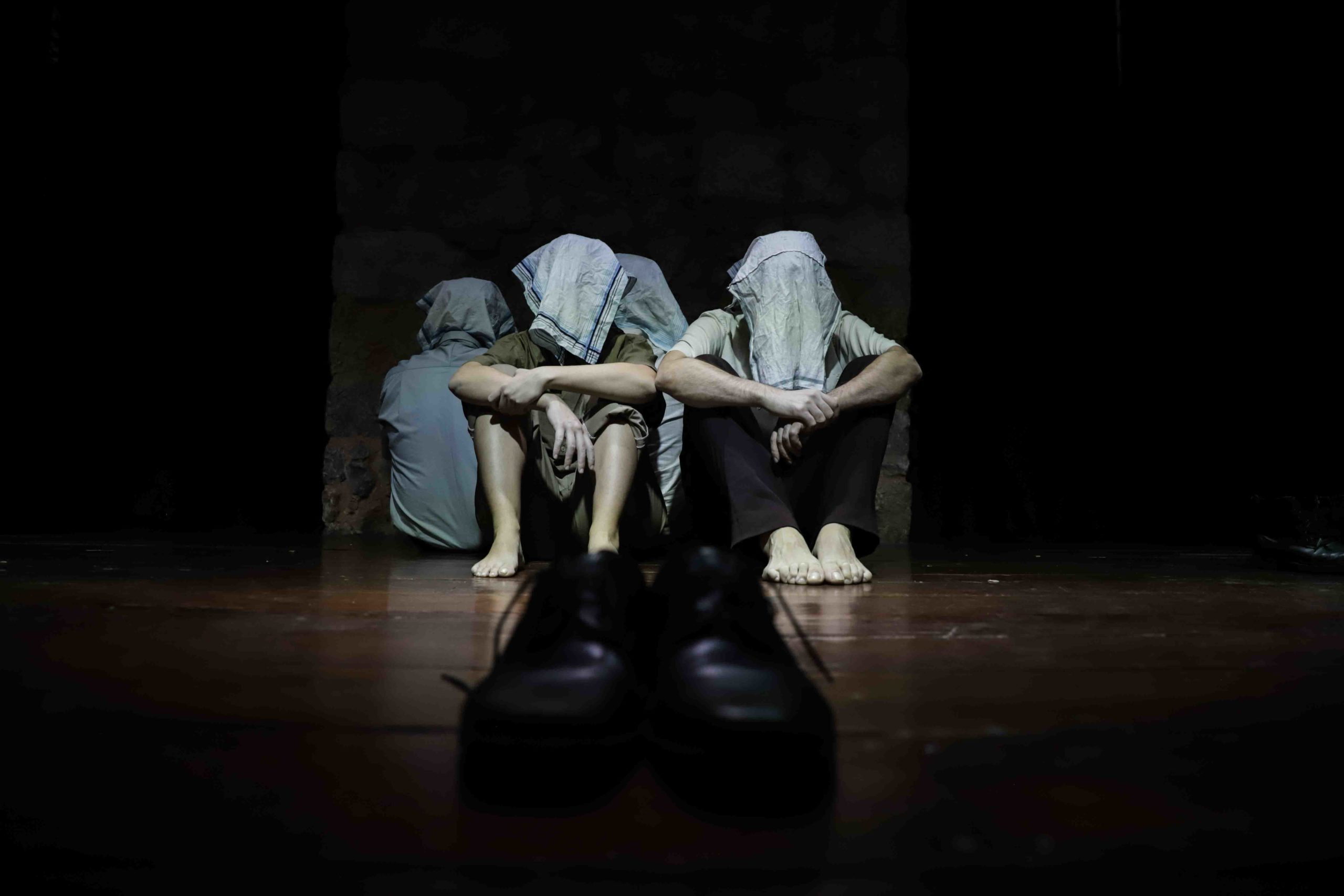 «Εάν Αυτό είναι ο Άνθρωπος» του Primo Levi σε σκηνοθεσία Γεωργίας Μαυραγάνη | Θέατρο Tempus Verum – Εν Αθήναις