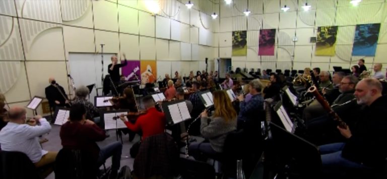 Βίντεο: Η πρόβα του Διονύση Σαββόπουλου με τη Συμφωνική Ορχήστρα της ΕΡΤ λίγο πριν από τις συναυλίες στο Μέγαρο Μουσικής
