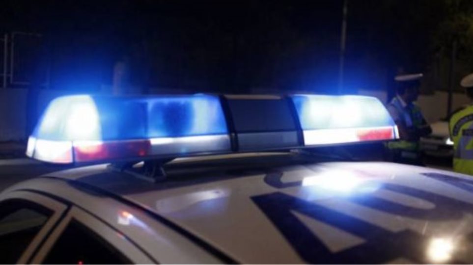 Νέα Σμύρνη: Τέσσερις ένοπλοι με μαχαίρια λήστεψαν ζευγάρι στο διαμέρισμά τους