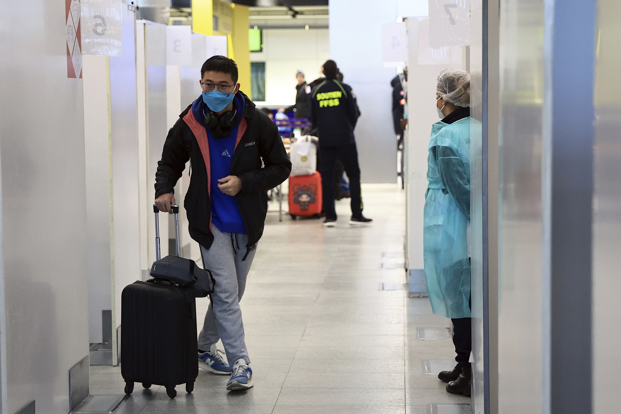 Έξαρση κορονοϊού στην Κίνα: Παγκόσμιος συναγερμός και μέτρα από χώρες – Τι λένε ΠΟΥ και ΕΟΔΥ