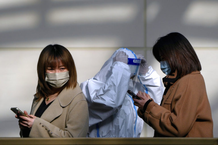 ΕΟΔΥ: Αρνητικό τεστ, σύσταση για χρήση μάσκας & εμβολιασμό για τους ταξιδιώτες από Κίνα