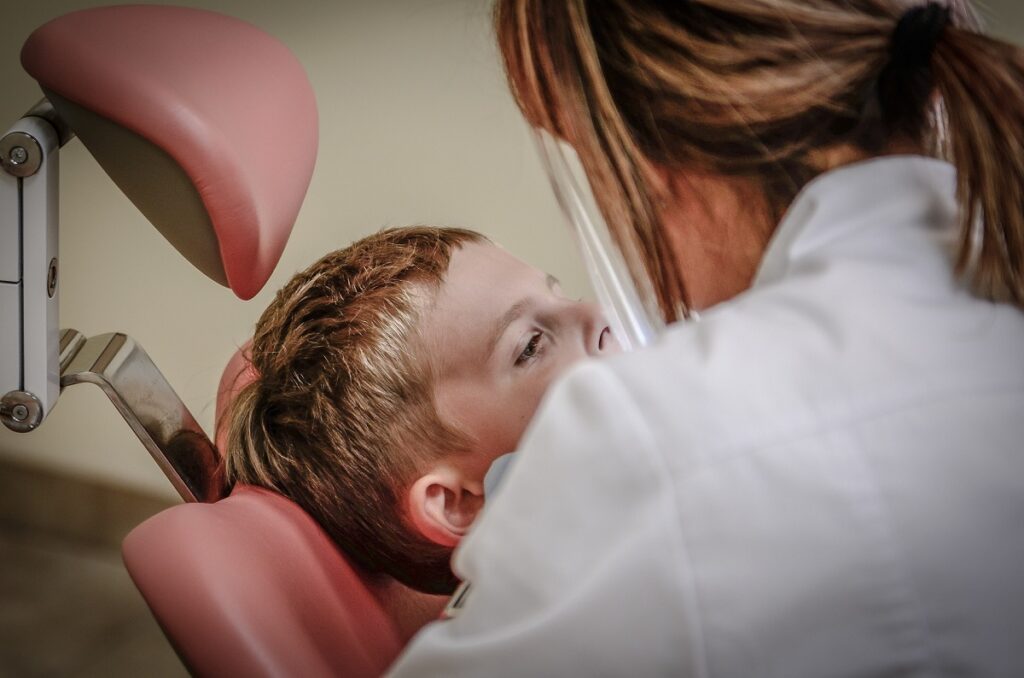 Dentist Pass: Αρχίζει τον Μάρτιο – Παρέχει οδοντιατρική κάλυψη σε παιδιά 6-12 ετών