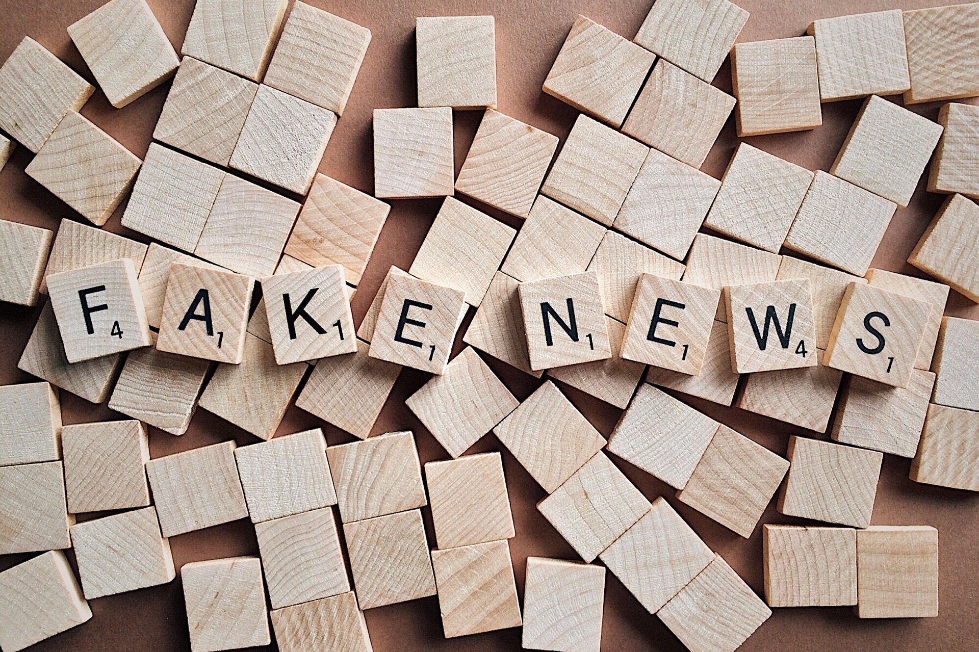 Fake News: Η φραπελιά, ο Τραμπ και τα 4 αναχώματα εναντίον τους