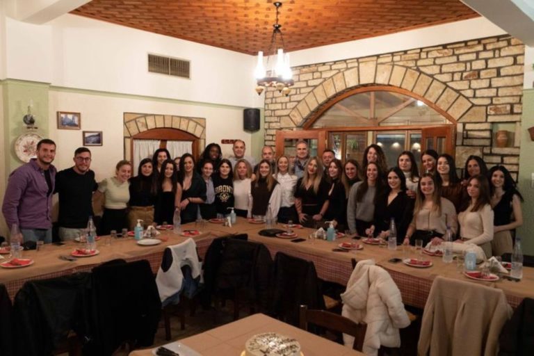 Η Γυναικεία Ομάδα του Αστέρα έκοψε την Πρωτοχρονιάτικη πίτα