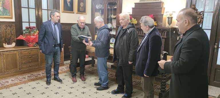 Ιωάννινα: Ο Δήμος τίμησε τον Γιώργο Γιαννίκο