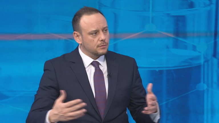 Γκ. Μαγιορκίνης: Δεν περιμένουμε κάποια επιδημία τύπου «χολέρας» – Μόνο για διασώσεις το πέρασμα από τα μολυσμένα νερά