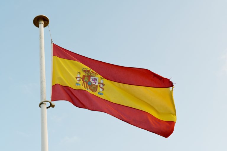Η Ισπανία τοποθετεί ξανά πρεσβευτή στη Βενεζουέλα