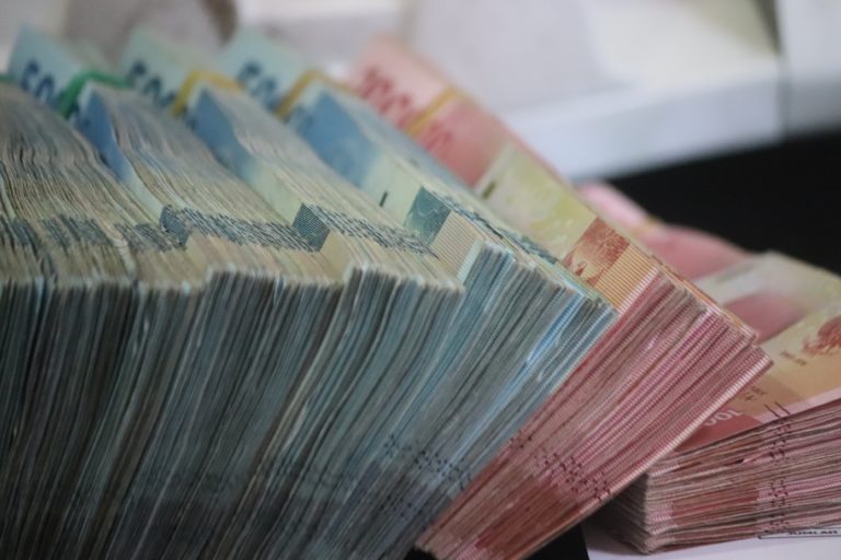 Ελβετία: Πολυεκατομμυριούχοι ζητούν «να τους φορολογήσουν» για να μειωθούν οι οικονομικές ανισότητες στον κόσμο