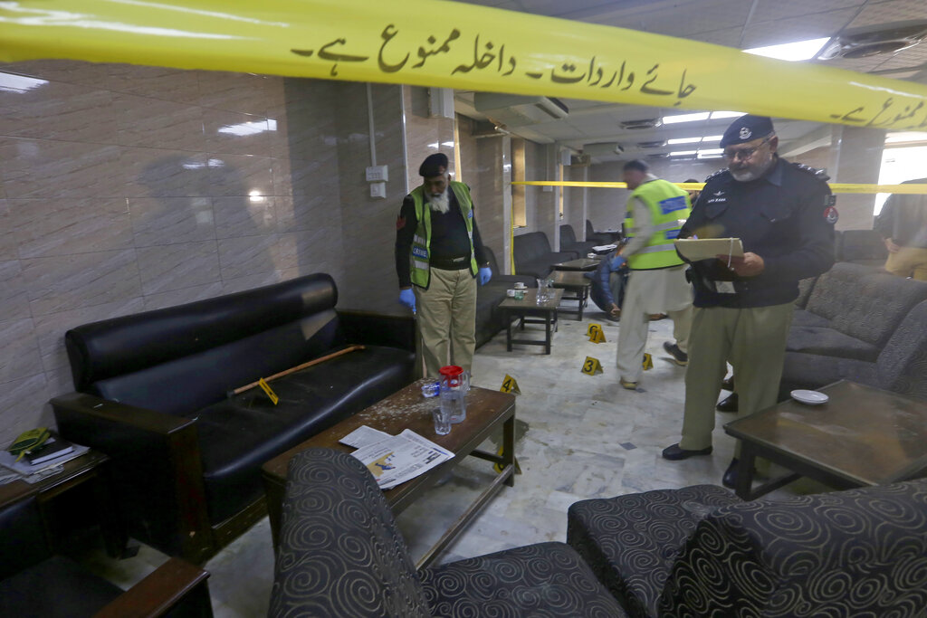 Πακιστάν: Aκτιβιστής για τα ανθρώπινα δικαιώματα έπεσε νεκρός από πυρά που δέχθηκε σε δικαστήριο
