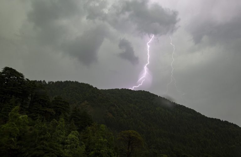 Με λέιζερ κατάφεραν να ελέγξουν του κεραυνούς – Νέοι δρόμοι στην αντικεραυνική προστασία