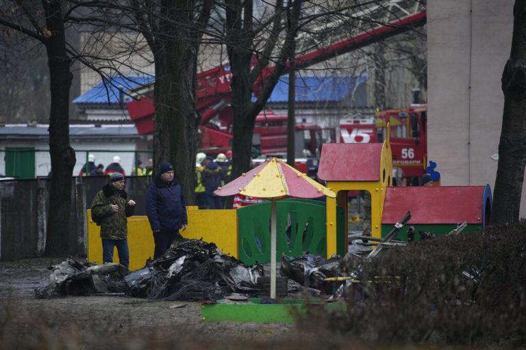 Συντριβή ελικοπτέρου στο Κίεβο: Τρία σενάρια για την τραγωδία – Επίσημα 14 θάνατοι, ανάμεσά τους 1 παιδί