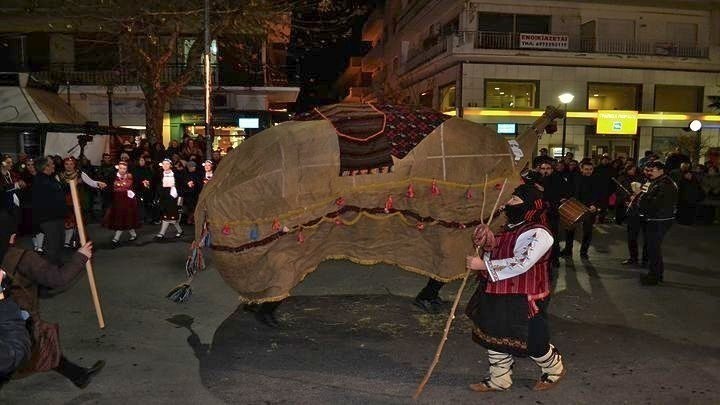 Το έθιμο της «Καμήλας» και του «Γάμου της Μανιώς» στη Γαλάτιστα Χαλκιδικής