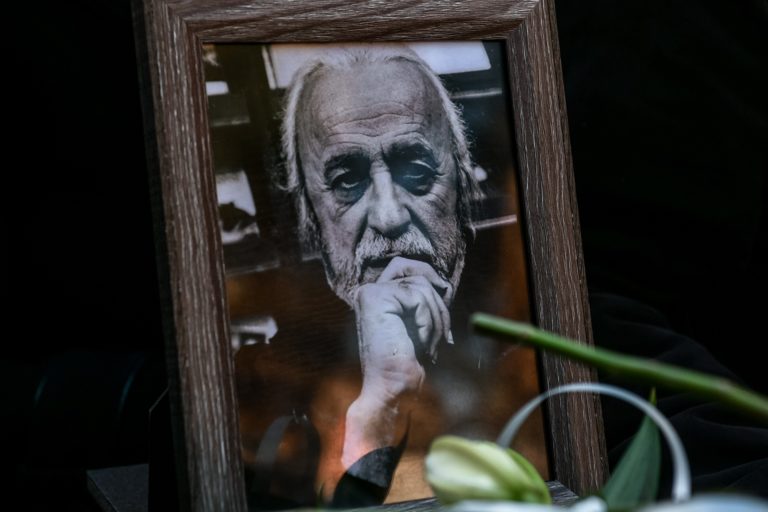 «Τελευταίο αντίο» στο Νότη Μαυρουδή – Η Ελλάδα αποχαιρέτησε τον ευαίσθητο δημιουργό και αγωνιστή