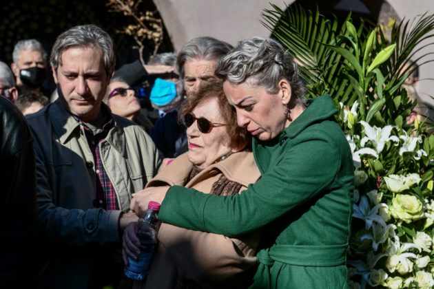 «Τελευταίο αντίο» στο Νότη Μαυρουδή – Η Ελλάδα αποχαιρέτησε τον ευαίσθητο δημιουργό και αγωνιστή ΜΑΥΡΟΥΔΗΣ-7-630x420