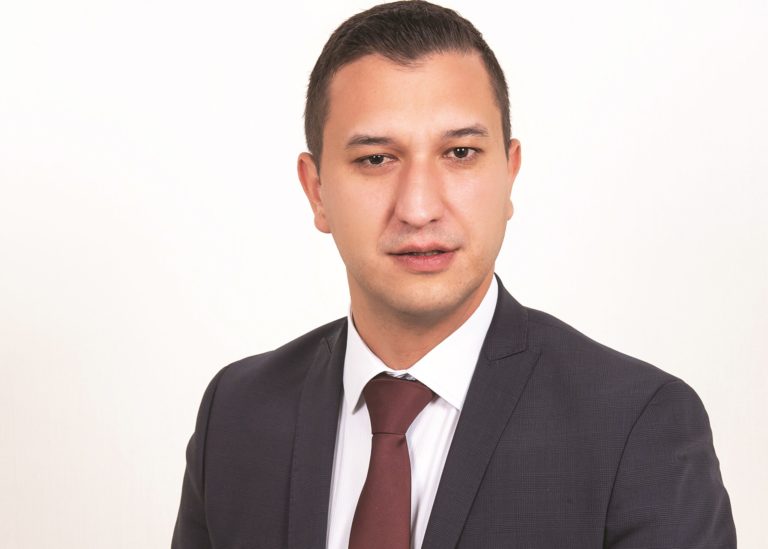 Δήμαρχος Ιάσμου, Οντέρ Μουμίν “Μέσω της κάλπης ήλθα και μέσω της κάλπης θα αποχωρήσω”.