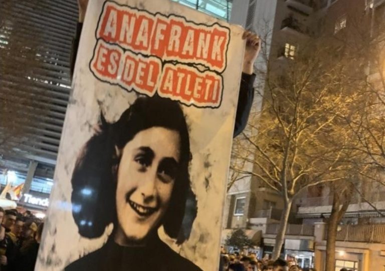 Ρατσιστικό πανό ανέβασαν οπαδοί της Ρεάλ Μαδρίτης στον αγώνα με την Ατλέτικο