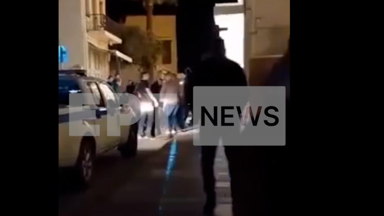 Αιματηρή συμπλοκή στο Ρέθυμνο: «Ο αστυνομικός είναι σε υπηρεσία 24 ώρες το 24ωρο» – «Φως» από το βίντεο ντοκουμέντο