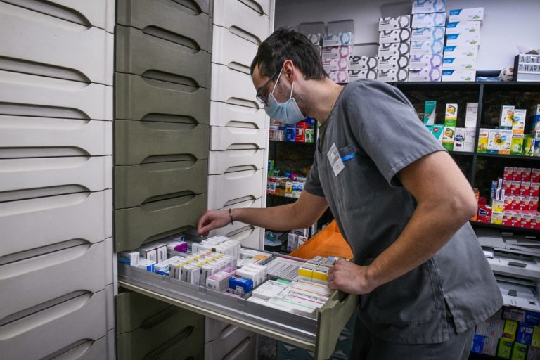 Ελλείψεις φαρμάκων: Νέα μέτρα και εντατικοποίηση προηγούμενων για την κάλυψη των αναγκών