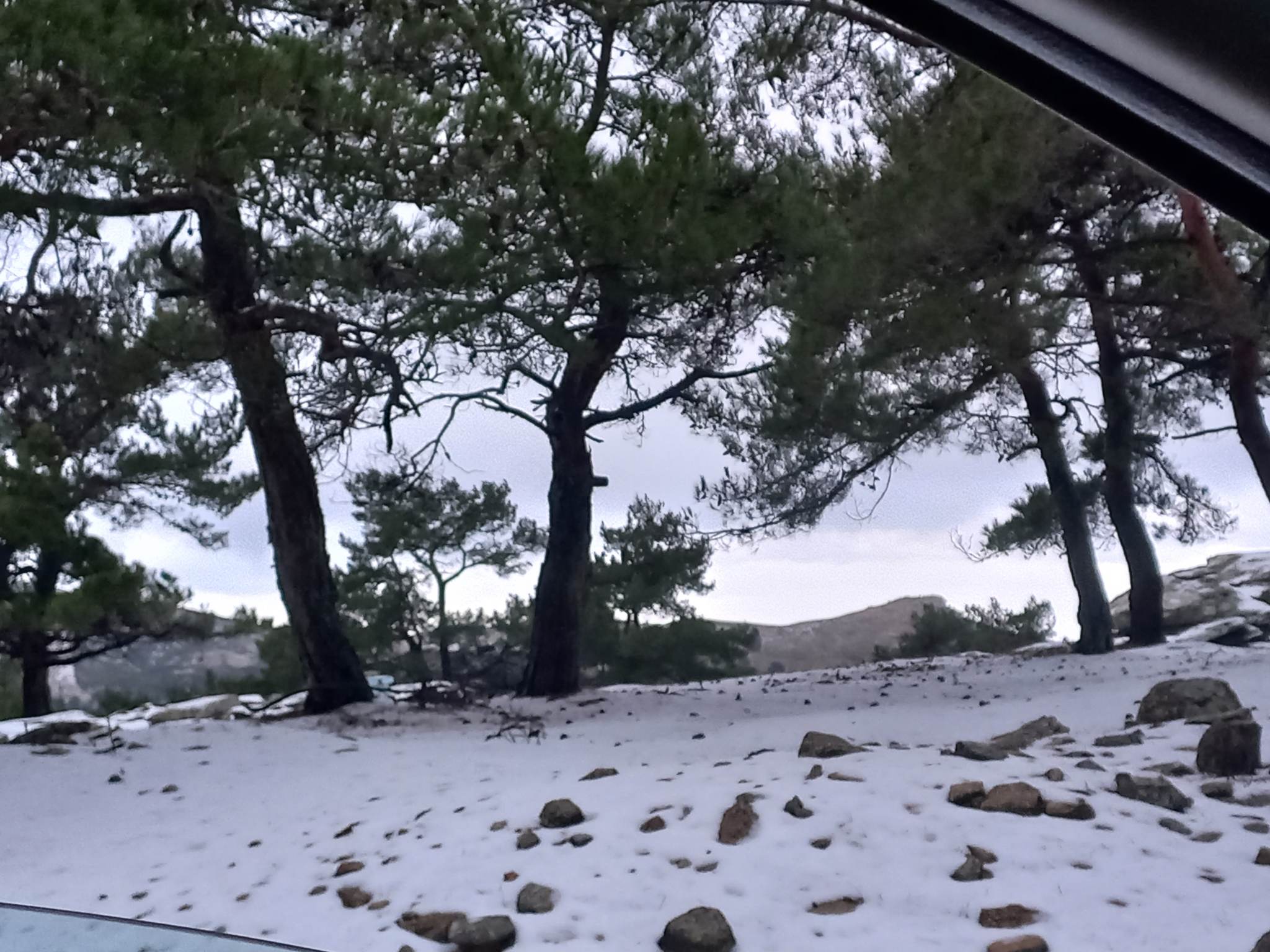 Άσπρισαν τα βουνά της Ροδόπης – Χειμωνιάτικο το σκηνικό