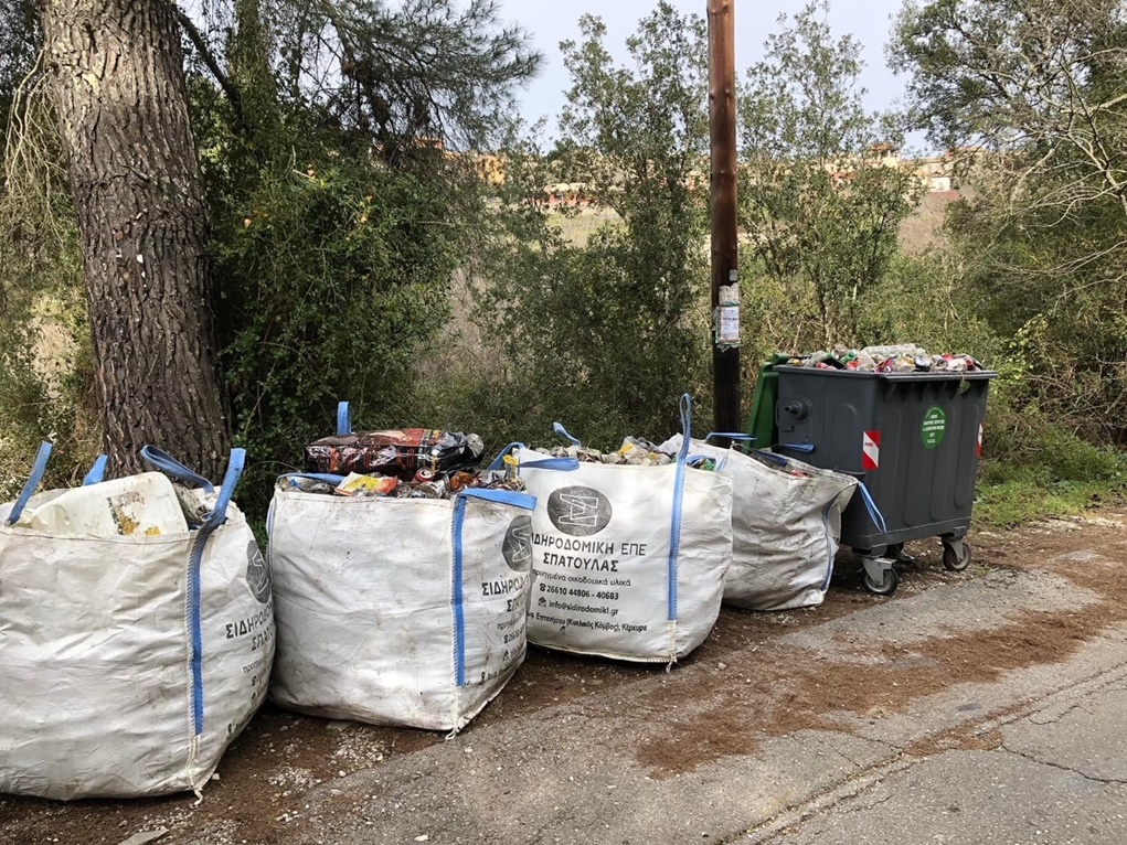 Κέρκυρα: Αθλητές μάζεψαν σκουπίδια από μονοπάτια