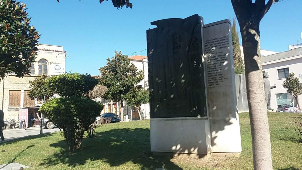 Η Τρίπολη τίμησε τους δέκα Έλληνες πατριώτες που κρεμάστηκαν στα μπαλκόνια της οδού Ταξιαρχών