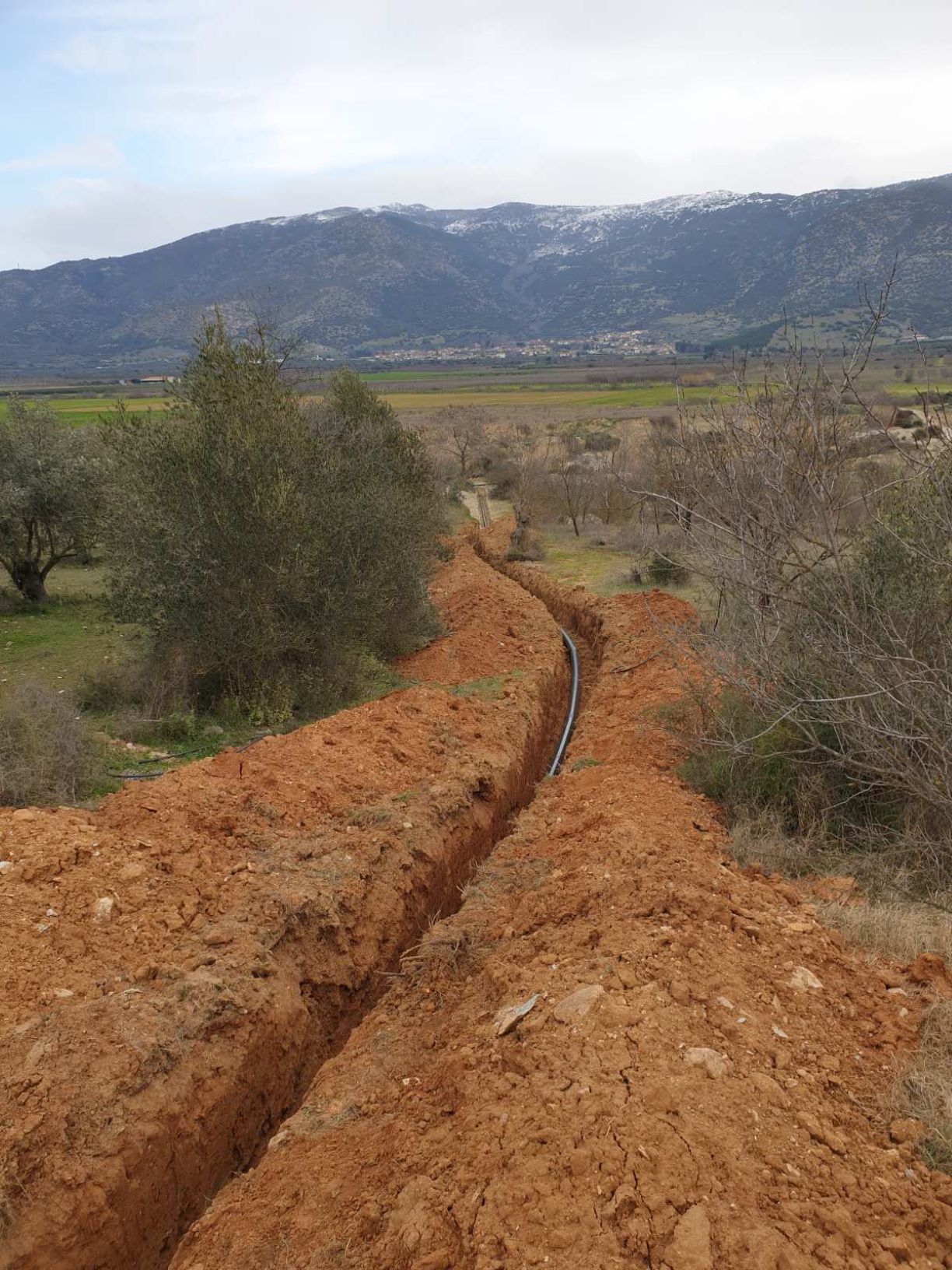 Νέοι υπόγειοι αγωγοί άρδευσης σε σεισμόπληκτα χωριά της Ελασσόνας