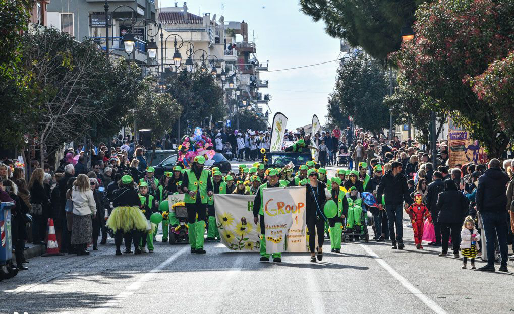 Πύργος: Με επιτυχία η καρναβαλική παρέλαση