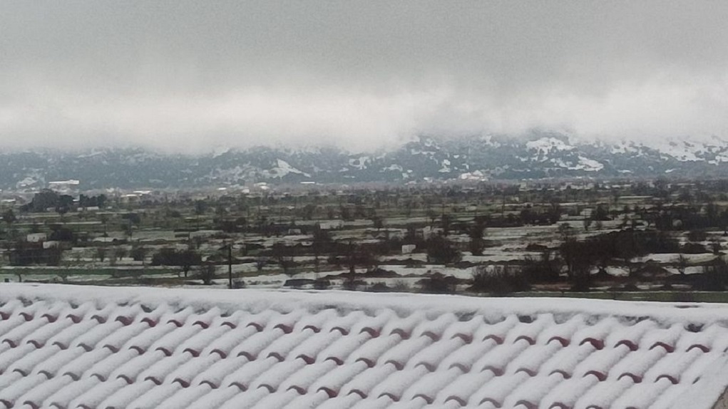 Κρήτη: Χιόνια στα ορεινά – Διακοπές ρεύματος και κλειστά σχολεία στο Οροπέδιο Λασιθίου