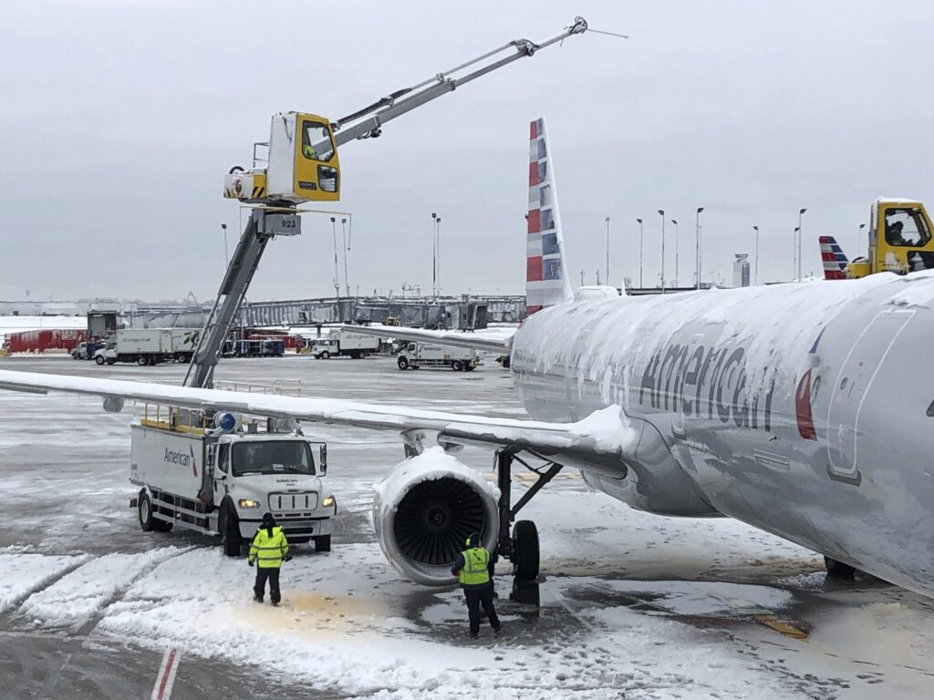 ΗΠΑ: Πάνω από 1.400 πτήσεις ακυρώθηκαν – Παγοθύελλα πλήττει πολλές πολιτείες
