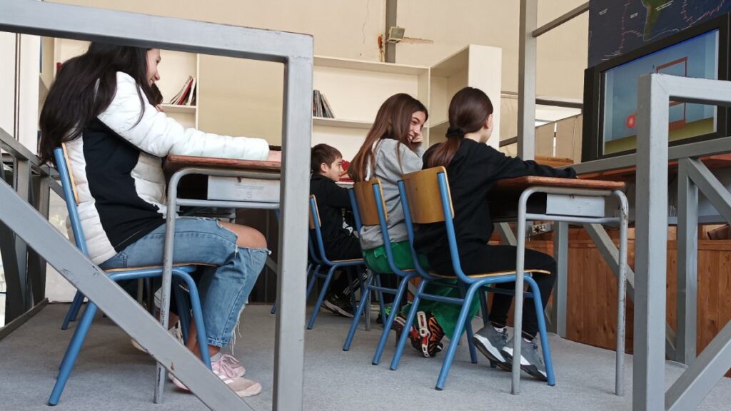 Λέσβος: Μαθητές σε βιωματική δραστηριότητα προσομοίωσης σεισμών