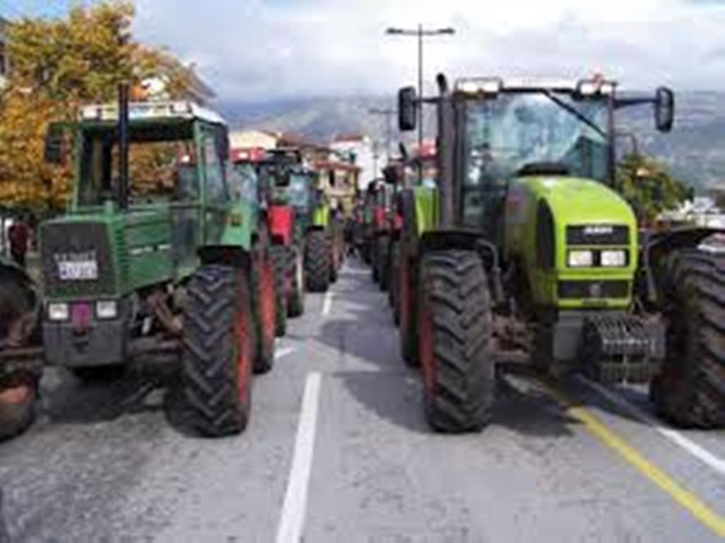Κινητοποίηση αγροτών με τα τρακτέρ τους στην Καρδίτσα (video)