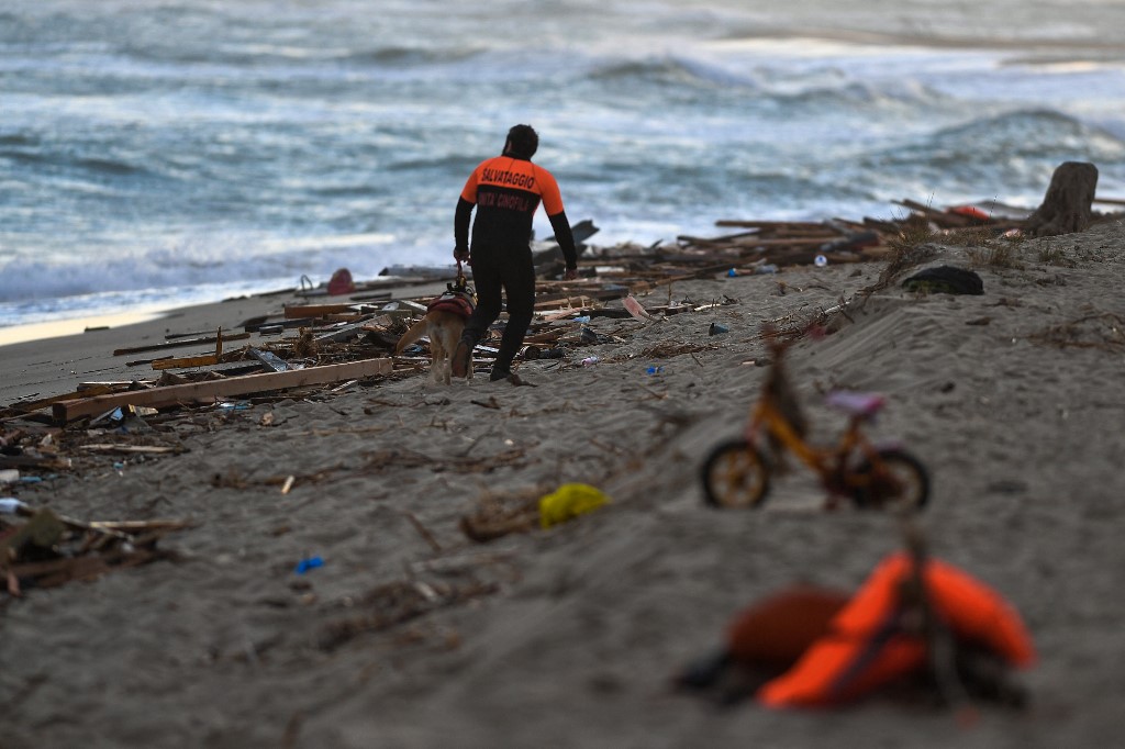 Ιταλία: Στους 61 οι νεκροί από το ναυάγιο με μετανάστες στα νότια της χώρας