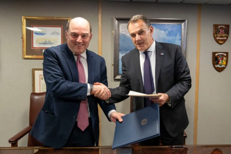 Υπογράφηκε η Διακήρυξη Αμυντικής Συνεργασίας Ελλάδας – Βρετανίας