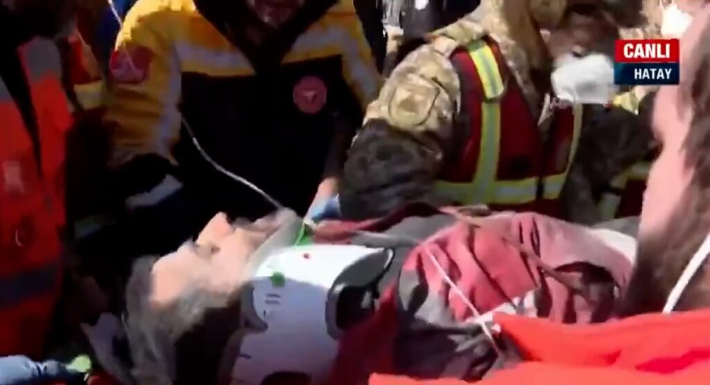 Τουρκία – Συρία: Τρεις άνθρωποι εντοπίστηκαν ζωντανοί μετά από 12 μέρες κάτω από τα συντρίμμια
