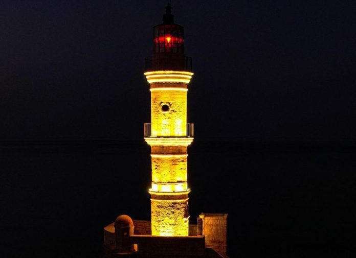 Παγκόσμια ημέρα κατά του παιδικού καρκίνου – Στα κίτρινα ο Φάρος στο Ενετικό Λιμάνι των Χανίων